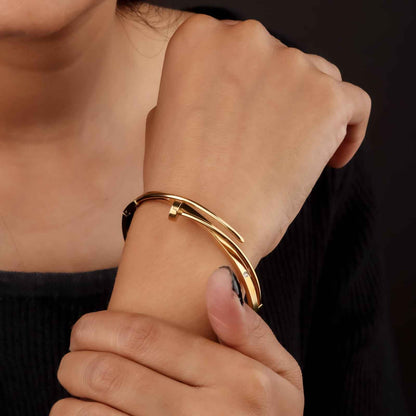 Ivory Twist Bracelet - Elegant Accessory for Any Occasion